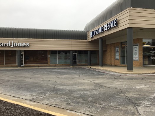 1729 W. Broadway (Unit 2) Shelter Shopping Center Columbia, MO 65203